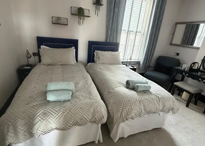 Lazy Waves Bed & Breakfast Newquay 